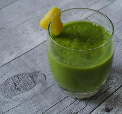groene smoothie met avocado en ananas | Foodaholic.nl