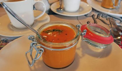 Tomatensoep met pesto bij theehuis "Bij Kees en Sien"