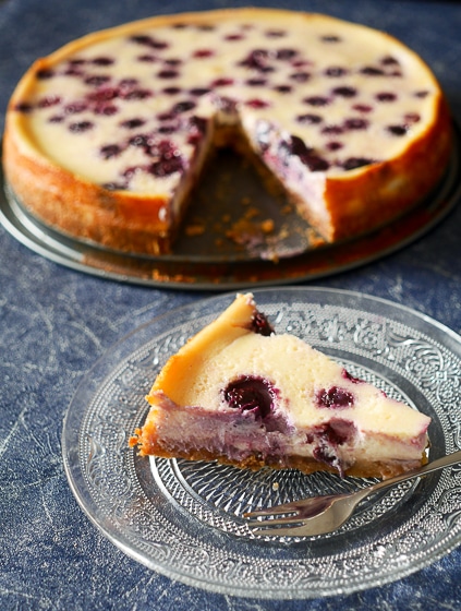 Cheesecake met blauwe bessen  | Foodaholic.nl