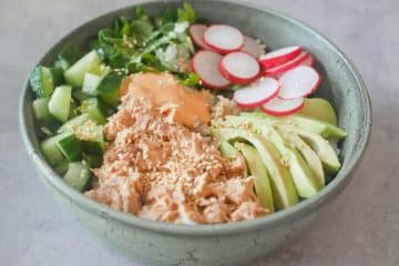 Poké bowl met pittige tonijn | Foodaholic.nl