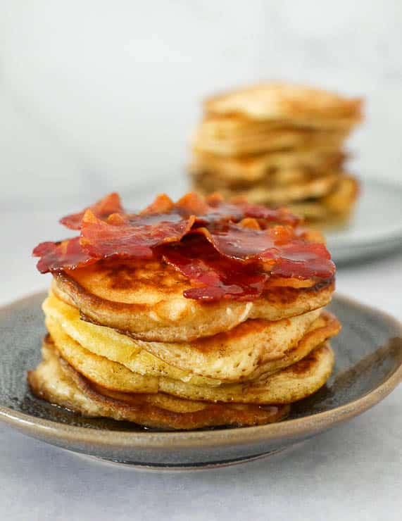 American pancakes met bacon en ahornsiroop | Foodaholic.nl