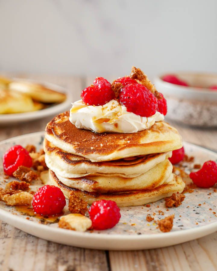 Pannenkoekjes met frambozen, mascarpone en Bastogne kruimels